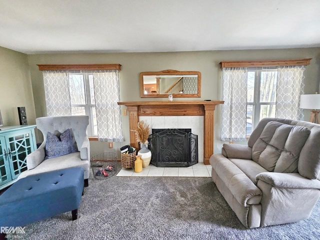 54690 Beacon Cove Circle, New Baltimore, MI 48047