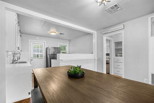 1707 NW Kinyon Ave, Lawton, OK 73505