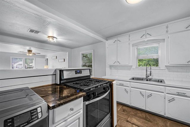 1707 NW Kinyon Ave, Lawton, OK 73505