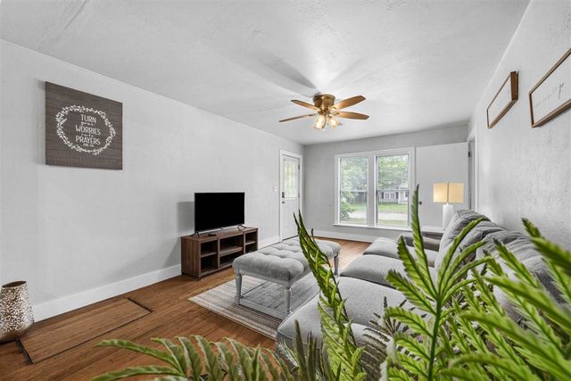 1707 NW Kinyon Ave, Lawton, OK 73505