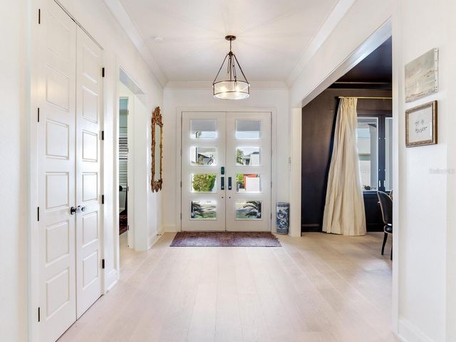 2501 S DUNDEE STREET, Tampa, FL 33629