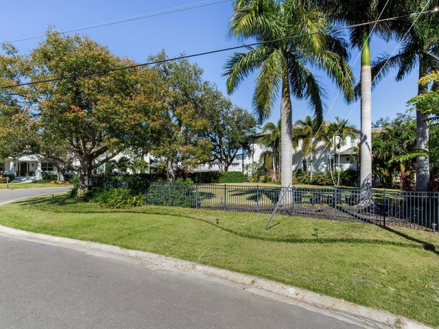 2501 S DUNDEE STREET, Tampa, FL 33629