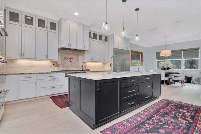 2501 S DUNDEE STREET, Tampa, FL 33629