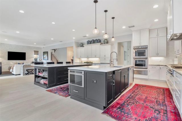 2501 S DUNDEE STREET, Tampa, FL 33629