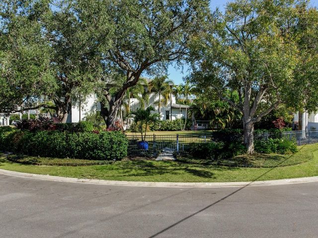 2501 S DUNDEE STREET, Tampa, FL 33629