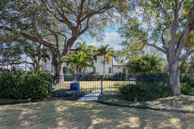 2501 S DUNDEE STREET, Tampa, FL 33629