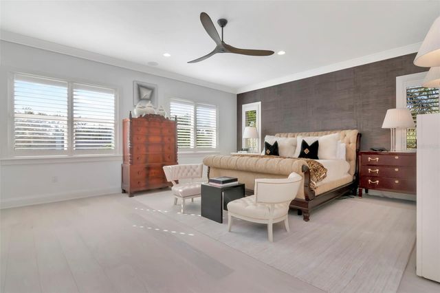 2501 S DUNDEE STREET, Tampa, FL 33629