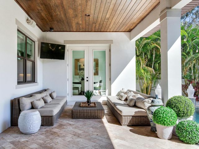 2501 S DUNDEE STREET, Tampa, FL 33629