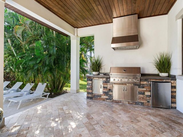 2501 S DUNDEE STREET, Tampa, FL 33629