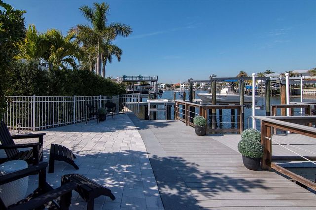 2501 S DUNDEE STREET, Tampa, FL 33629