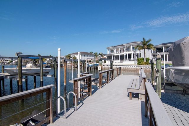 2501 S DUNDEE STREET, Tampa, FL 33629