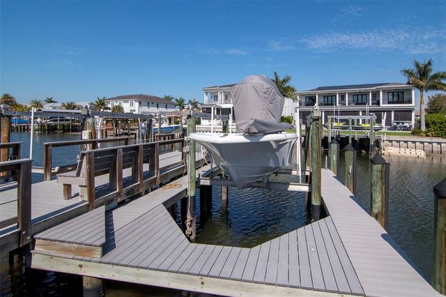 2501 S DUNDEE STREET, Tampa, FL 33629