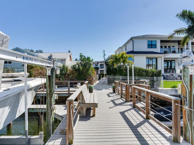 2501 S DUNDEE STREET, Tampa, FL 33629