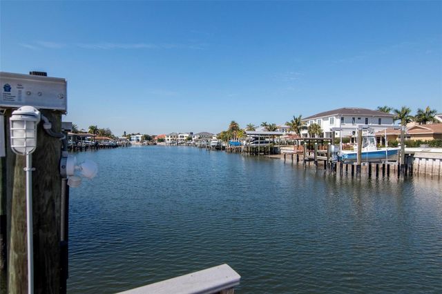 2501 S DUNDEE STREET, Tampa, FL 33629