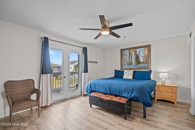 111 Florida Avenue Apt 3, Carolina Beach, NC 28428