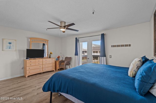 111 Florida Avenue Apt 3, Carolina Beach, NC 28428