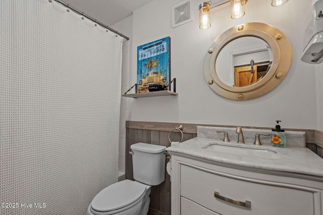 111 Florida Avenue Apt 3, Carolina Beach, NC 28428