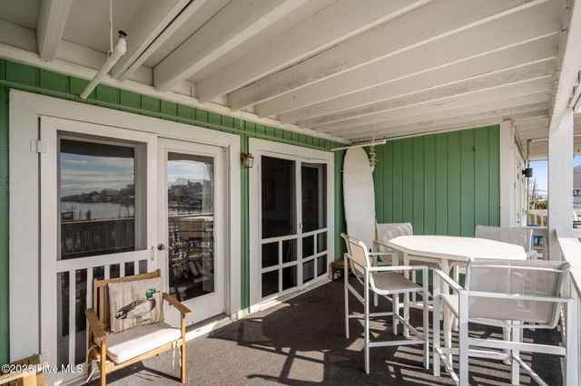 111 Florida Avenue Apt 3, Carolina Beach, NC 28428