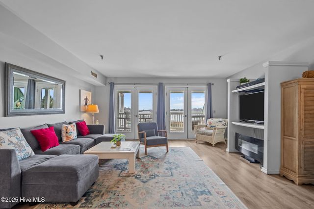 111 Florida Avenue Apt 3, Carolina Beach, NC 28428