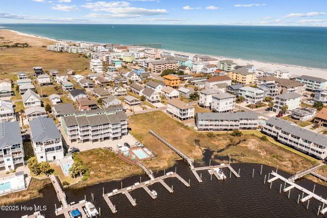 111 Florida Avenue Apt 3, Carolina Beach, NC 28428