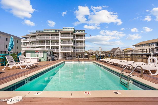 111 Florida Avenue Apt 3, Carolina Beach, NC 28428