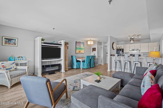 111 Florida Avenue Apt 3, Carolina Beach, NC 28428