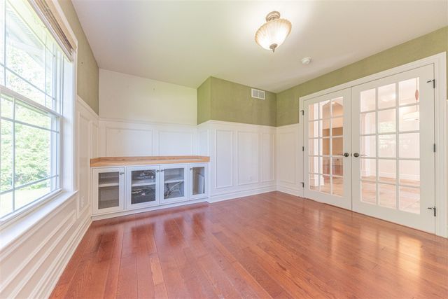 2243 Old Falls Drive, Ann Arbor, MI 48103