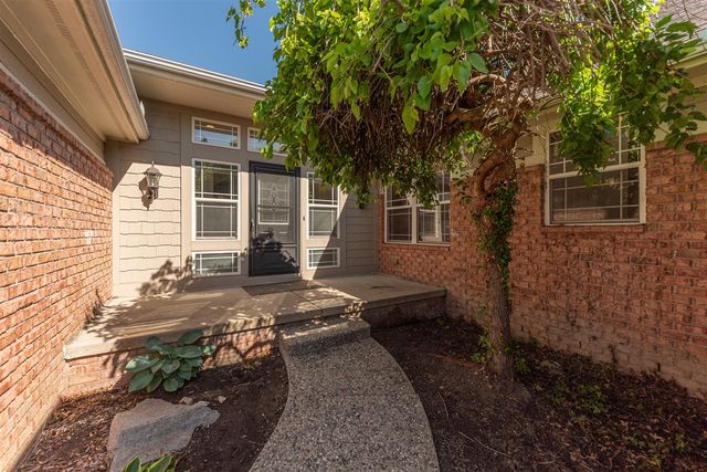 2243 Old Falls Drive, Ann Arbor, MI 48103