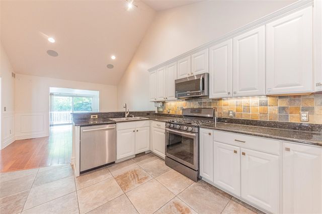 2243 Old Falls Drive, Ann Arbor, MI 48103