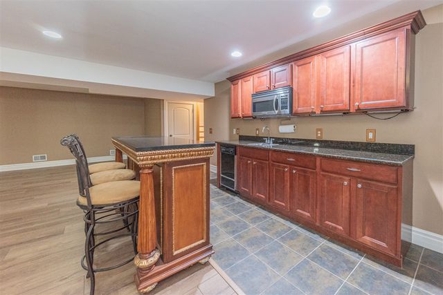 2243 Old Falls Drive, Ann Arbor, MI 48103
