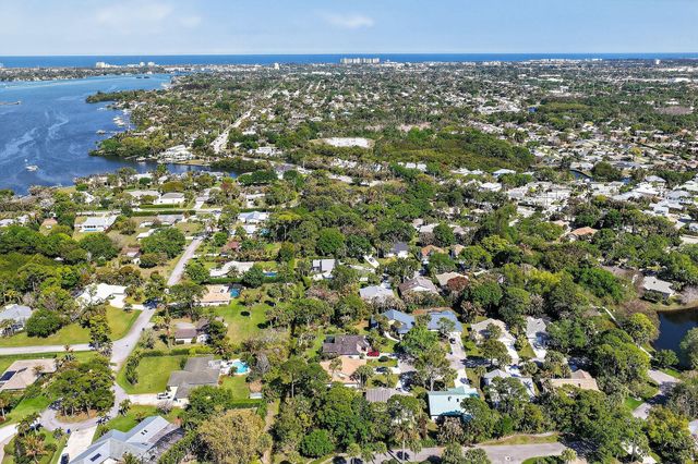 5749 Turnwood Court, Jupiter, FL 33458