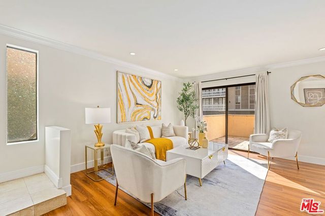 1716 Brockton Avenue 101, Los Angeles, CA 90025