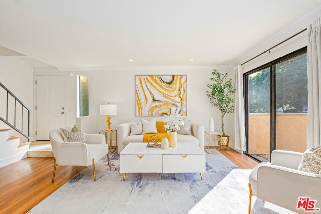 1716 Brockton Avenue 101, Los Angeles, CA 90025