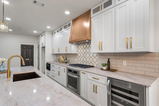 2706 Summerwood Court, Mckinney, TX 75072