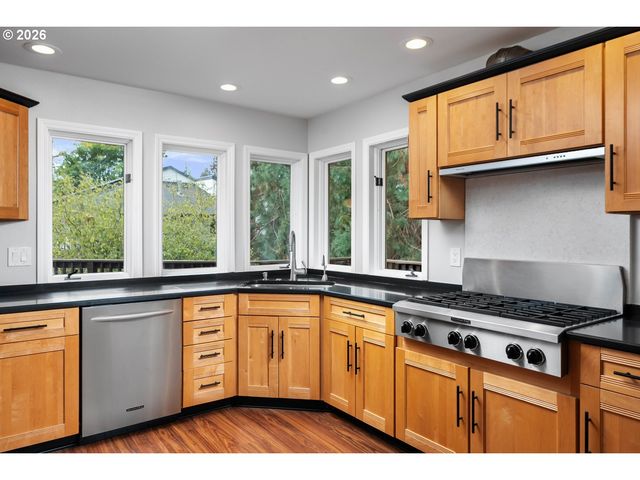4803 Sw STONEBROOK Ct, Portland, OR 97239