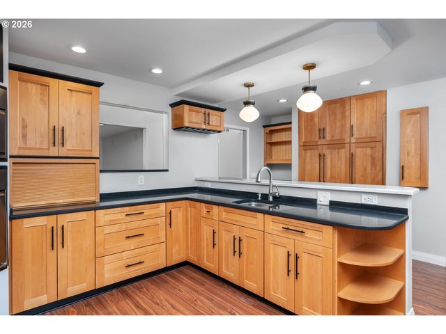 4803 Sw STONEBROOK Ct, Portland, OR 97239