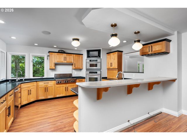 4803 Sw STONEBROOK Ct, Portland, OR 97239