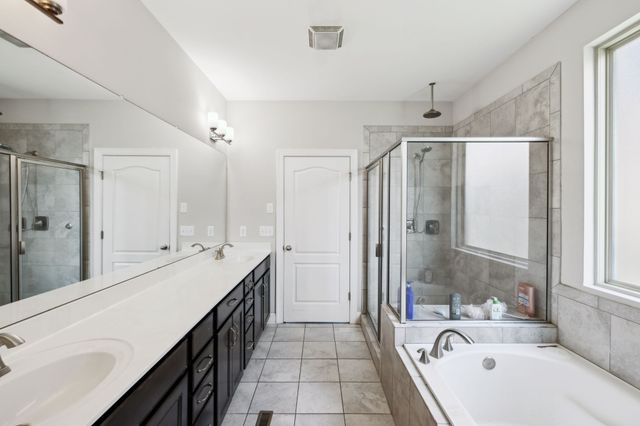 743 Burgess Dr, Goodlettsville, TN 37072