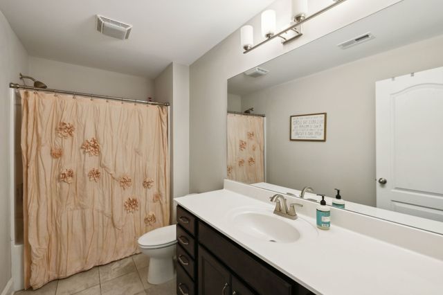 743 Burgess Dr, Goodlettsville, TN 37072