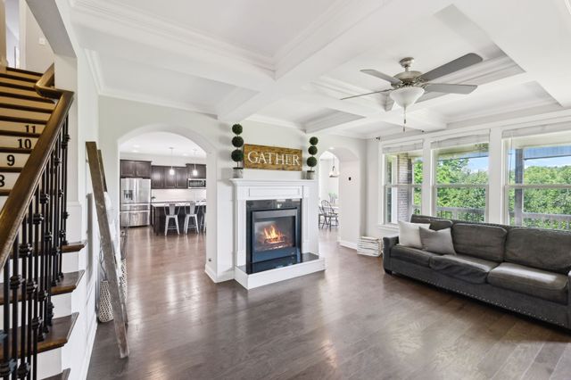 743 Burgess Dr, Goodlettsville, TN 37072