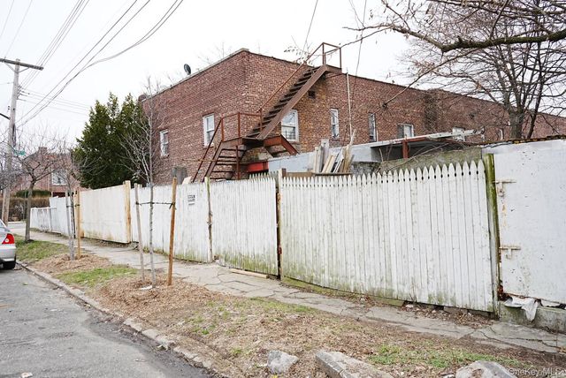 10204 188th Street, Hollis, NY 11423