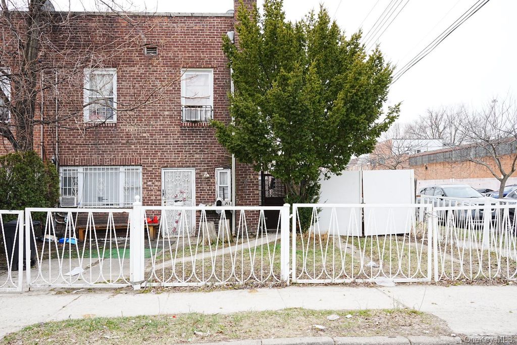 10204 188th Street, Hollis, NY 11423