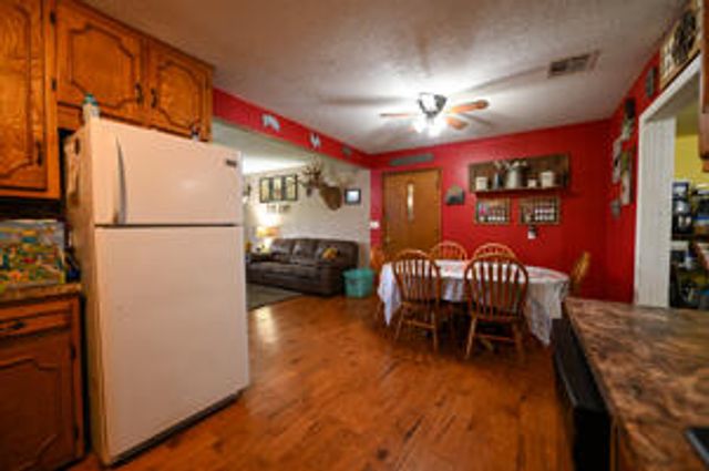 6879 E Highway 32, Stockton, MO 65785