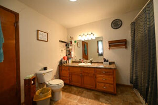 6879 E Highway 32, Stockton, MO 65785