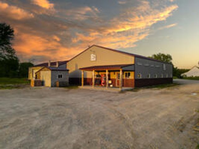 6879 E Highway 32, Stockton, MO 65785