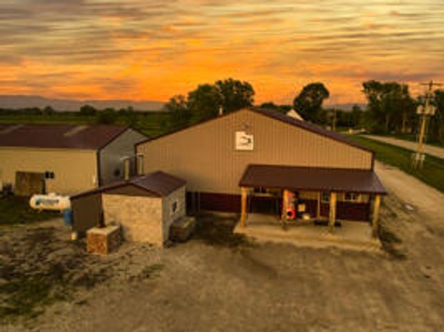 6879 E Highway 32, Stockton, MO 65785