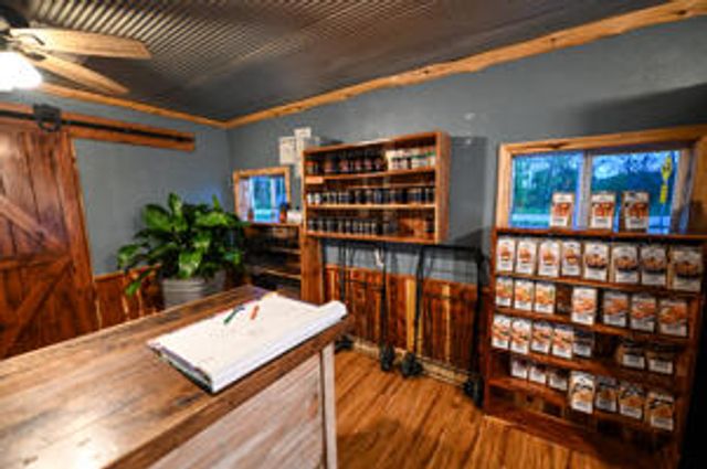 6879 E Highway 32, Stockton, MO 65785