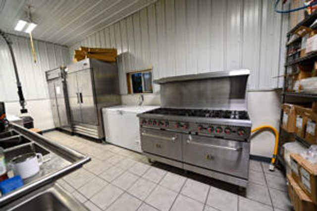 6879 E Highway 32, Stockton, MO 65785