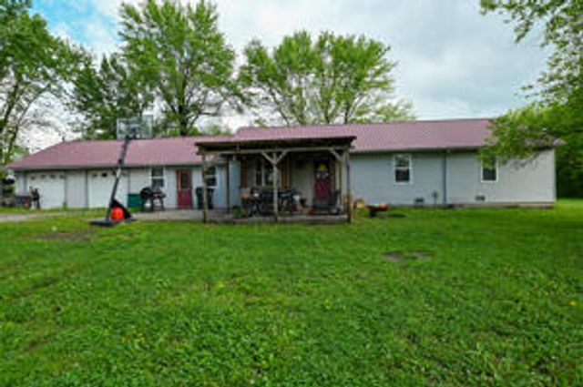 6879 E Highway 32, Stockton, MO 65785