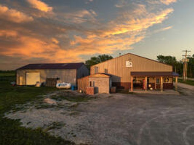 6879 E Highway 32, Stockton, MO 65785